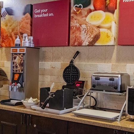 Russell Inn And Suites Старквилл Экстерьер фото