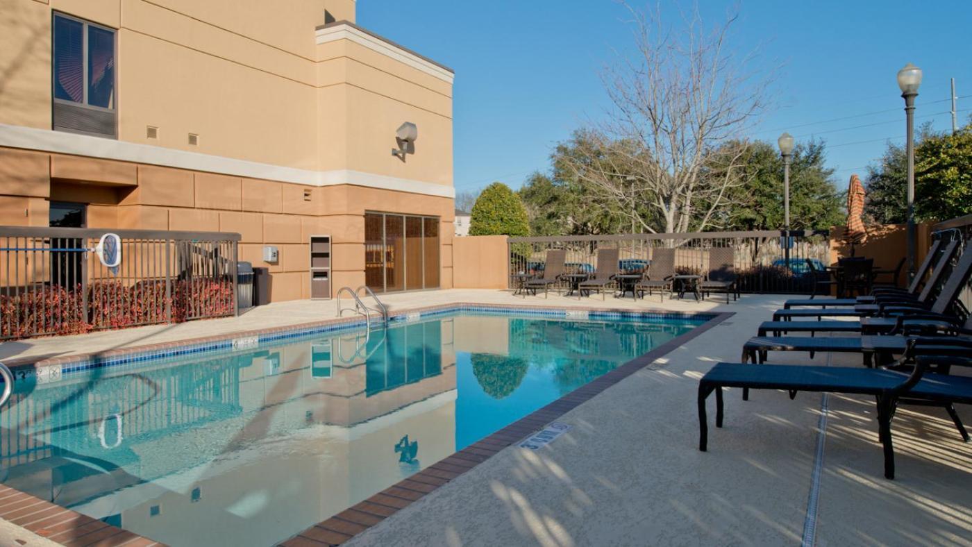 Russell Inn And Suites Старквилл Экстерьер фото